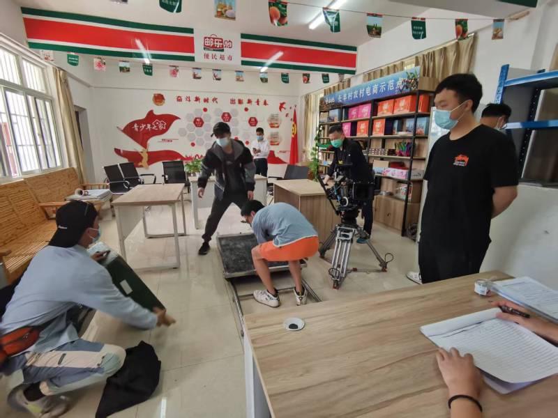 月湖区广告片拍摄公司：极简主义践行者，少即是多的视觉哲学